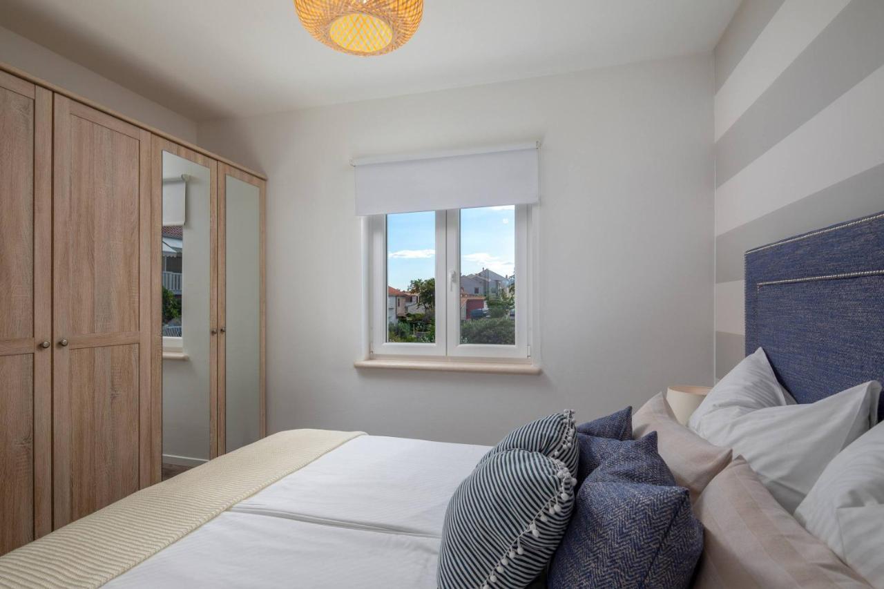 Apartments Valentina Bol Eksteriør billede