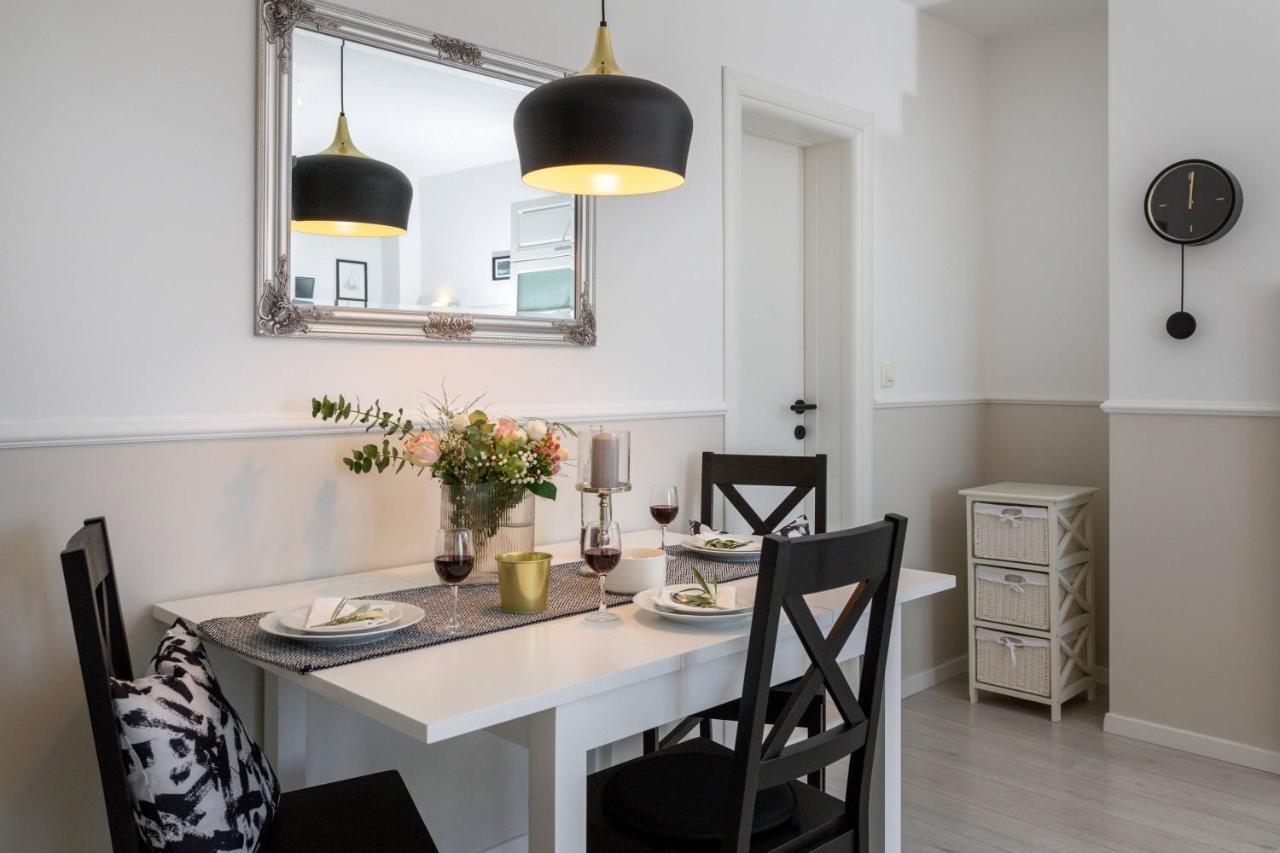Apartments Valentina Bol Eksteriør billede