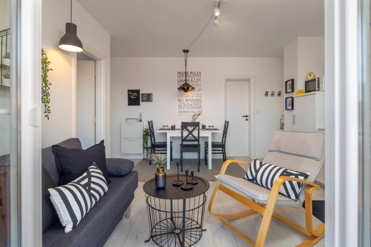 Apartments Valentina Bol Eksteriør billede