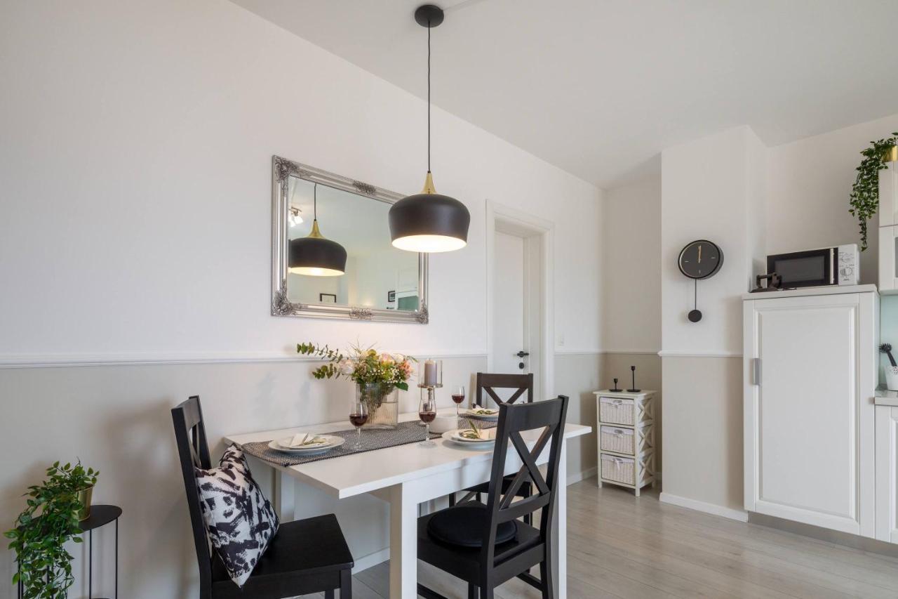 Apartments Valentina Bol Eksteriør billede