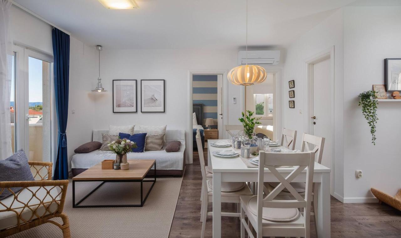 Apartments Valentina Bol Eksteriør billede